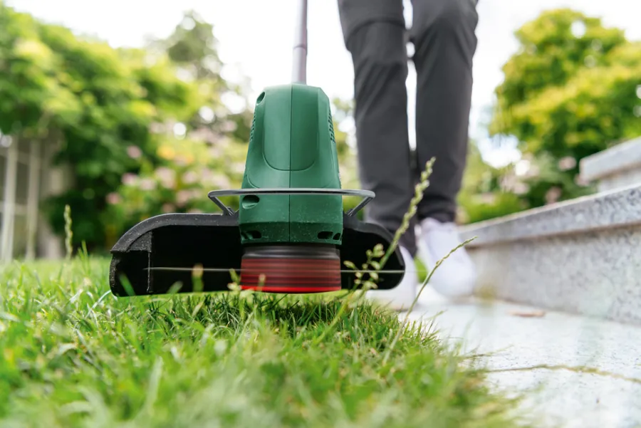 Bosch Buskryddere & Græstrimmere|EasyGrassCut 18V-26 græstrimmer 2,5 Ah