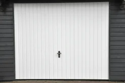 Garageporte & Tilbehør|Jyde stålvippeport 238 x 199 cm hvid