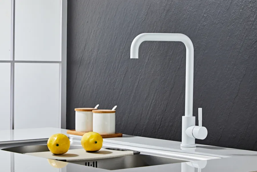 Køkkenarmatur|Køkkenarmatur m/kantet tud hvid